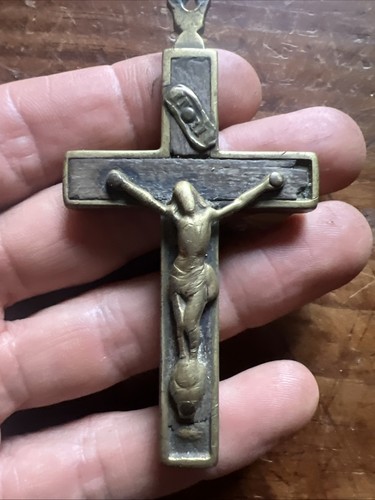 Croix reliquaire laiton xix - croix,