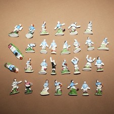 Set de 29  fèves en porcelaine / sport / football / Rugby