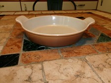 PLAT Le Creuset EN FONTE ROND ø 22 CM  Marron  N°22