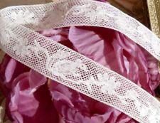 ANCIENNE DENTELLE de VALENCIENNES décor écureuils et feuillages, jamais montée!