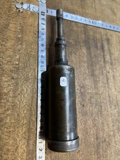 n° 4 Old tool /  outil ancien  pompe à graisse de  voiture  TRACTEUR  machine