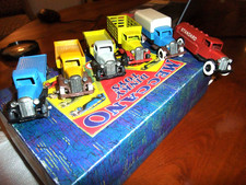 LOT    6    CAMIONS   DINKY
