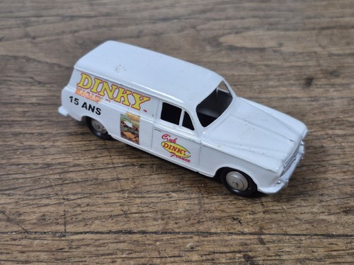 Voiture miniature peugeot 403 - miniature,