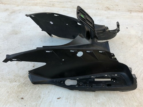 Marche pied plastique - un,