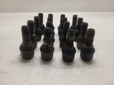 Goujon de roue jante tôle