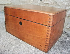 BOITE EN BOIS DE NOYER 16 X 22