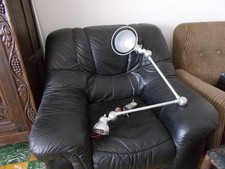 Lampe d'atelier de marque Jielde - Lyon - plus  une genouillère supplémentaire .