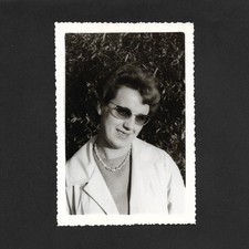 Portrait femme lunettes