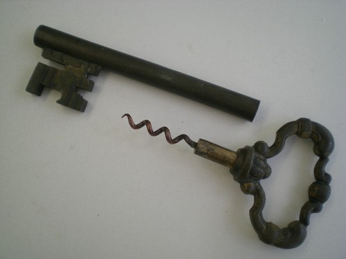 Tire bouchon bronze - forme, cle