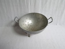 ancienne passoire en aluminium