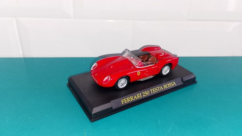2501262 voiture ixo - voiture, 1/43