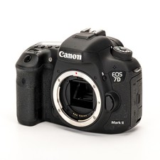 Canon EOS 7D Mark II env. 56