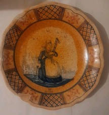 Faience de QUIMPER Ancienne Assiette HB 19e  Intéressante et Rare 