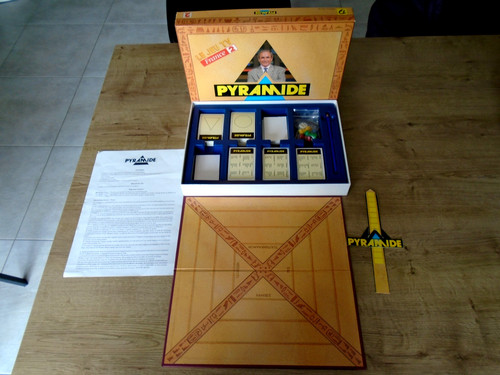 Jeu societe pyramide - de,