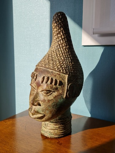 Grande tête africaine - , en
