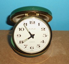 ANCIEN PETIT REVEIL MECANIQUE DE VOYAGE