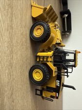 MINIATURE CATERPILLAR 980G CHARGEUR SUR ROUE AVEC GODET - DIECAST MASTERS - 1/50