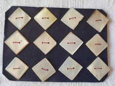 Rare petite plaque boutons anciens en nacre  1,1 cm  lot de 12 n°38
