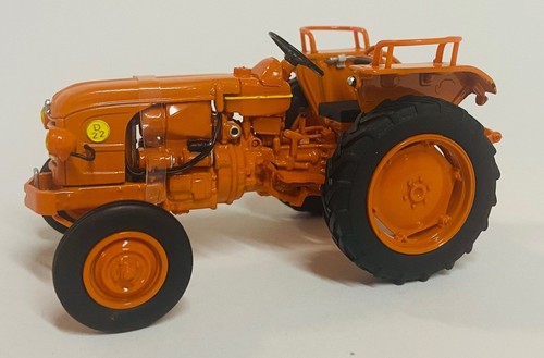 Universal hobbies tracteur - universal,