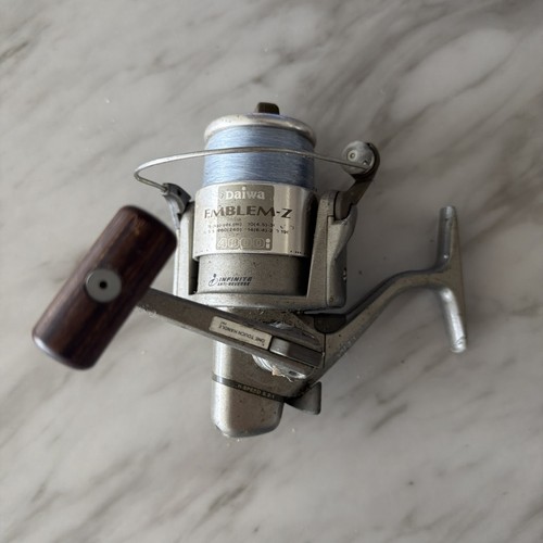 Daiwa emblem z4000 - emblem,