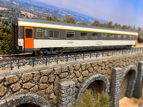 Voiture voyageur corail classe