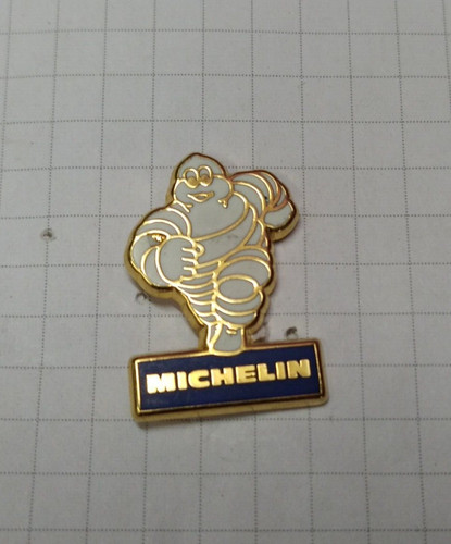 Pins voiture michelin - pins,