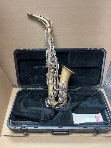 Bundy selmer alto - by,