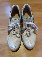 superbes baskets compensées blanches et dorées taille 38