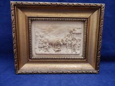 Ancien Petit Cadre Calcaire Bas Relief Scène Paysanne Vache, ferme, campagne, 
