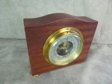 JOLI BAROMETRE DE PRECISION, en bois et laiton.