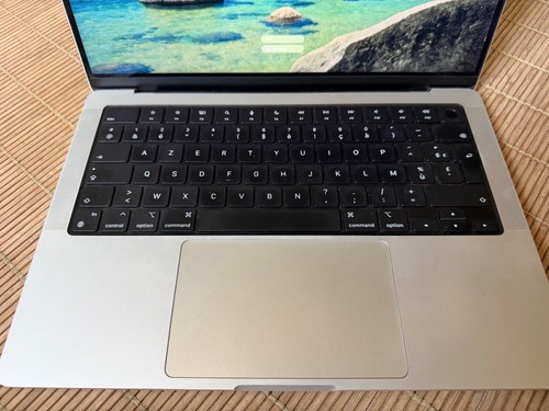 Macbook pro apple m1 - 14",