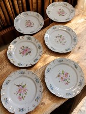 Lot d’assiettes anciennes en faïence, vintage, décoration rétro, collection