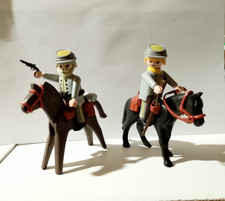 PLAYMOBIL WESTERN  LOT DE 2 SOLDATS CAVALIERS SUDISTES TBE