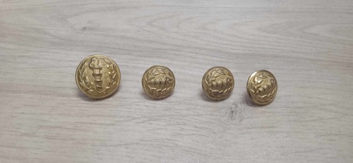 Bouton militaire santé - de,