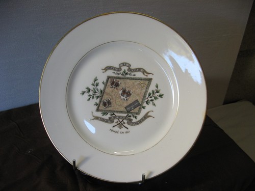 Très ancienne assiette - , en