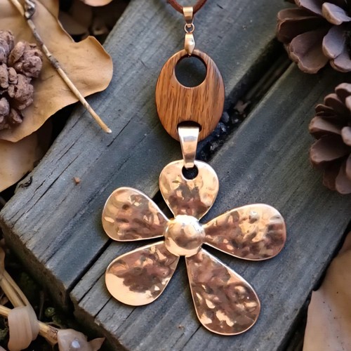 Collier création grande fleur