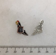 FRANCE ABC ARME BLINDÉE CAVALERIE Lot de 2 insignes  miniatures7° Régt Chasseurs