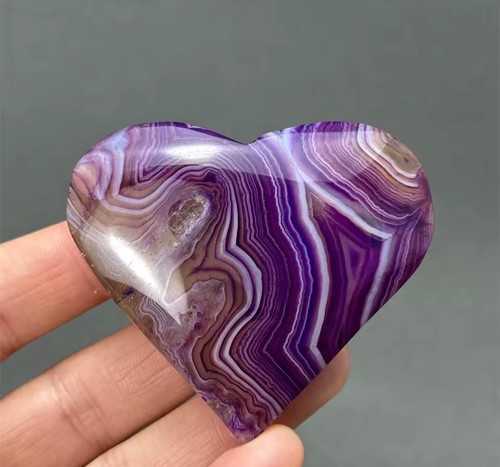 Agate violette forme de - agate, en