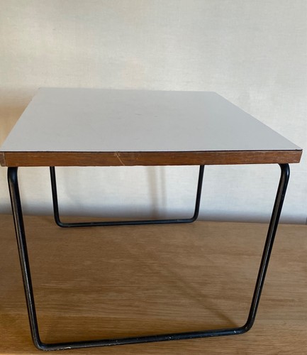 Petite table basse - bois,