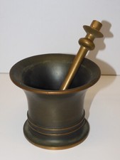 -JOLI MORTIER BRONZE MODERNISTE et son Pilon sans marque visible déco CUISINE  D