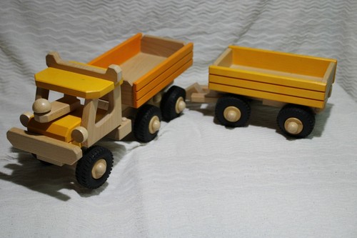 Tracteur benne bois - +,