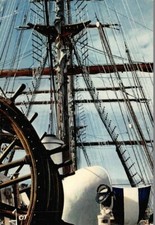 Saint-Malo - Pneu de Grand Voilier DANS Les Bassins - Bretagne DANS Couleurs