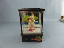 Ancienne boite a bijoux musicale , mouvement boite a musique avec danseuse +clef