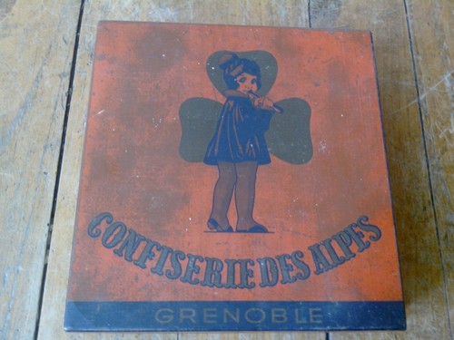 Rare ancienne grande boite - grande,