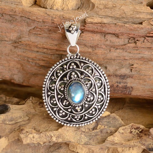 Pendentif ovale femme - , en
