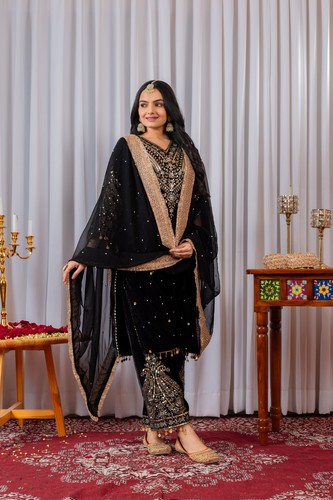 Robe salwar kameez bollywood - kameez,