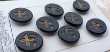 8 ANCIENS BOUTONS EN JAIS  NOIR ET OR  SUR CARTE   DIAMETRE 2 CM DEBUT 1900
