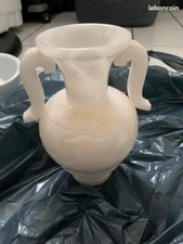 Pot ou vase en albâtre Hauteur 16 cm, diamètre du haut 7,5 cm