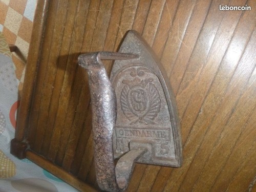 Ancien fer repasser gendarme - fer,