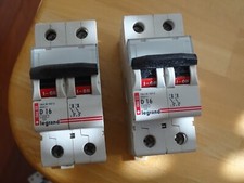 LEGRAND 2 disjoncteurs 16a